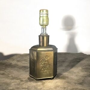 Ethan Allen Vintage Brass Table Lamp Floral Motifs